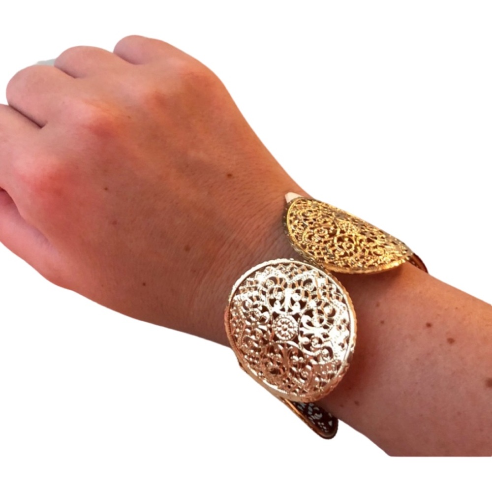 Francesca’s Gold Boho Bracelet